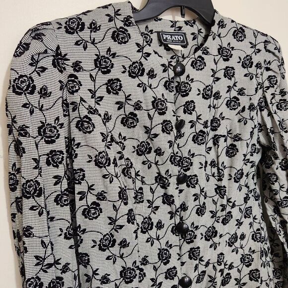 Prato Blazer For Women's Size 8 Black Embroidered Floral Front Buttons. - Picture 2 of 9